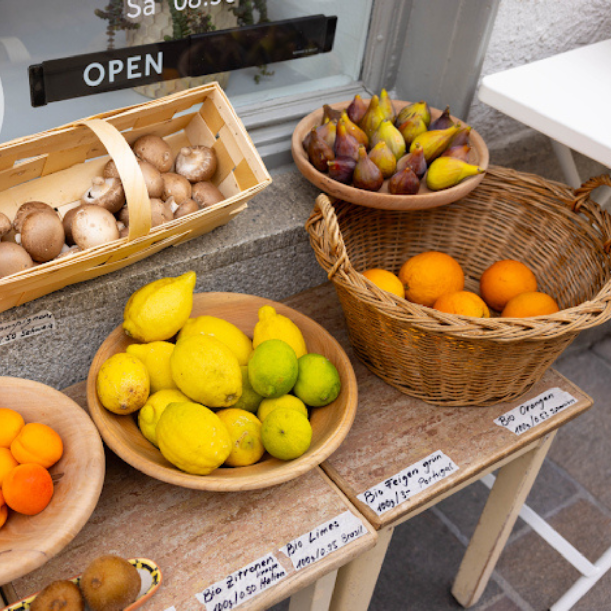 Saisonales Bio-Gemüse und Früchte bei Froh Natur Rheinfelden
